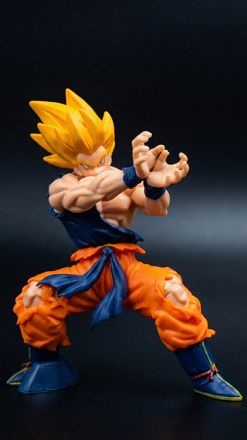 Goku Kamehameha Charge Pose Figure (16Cm)